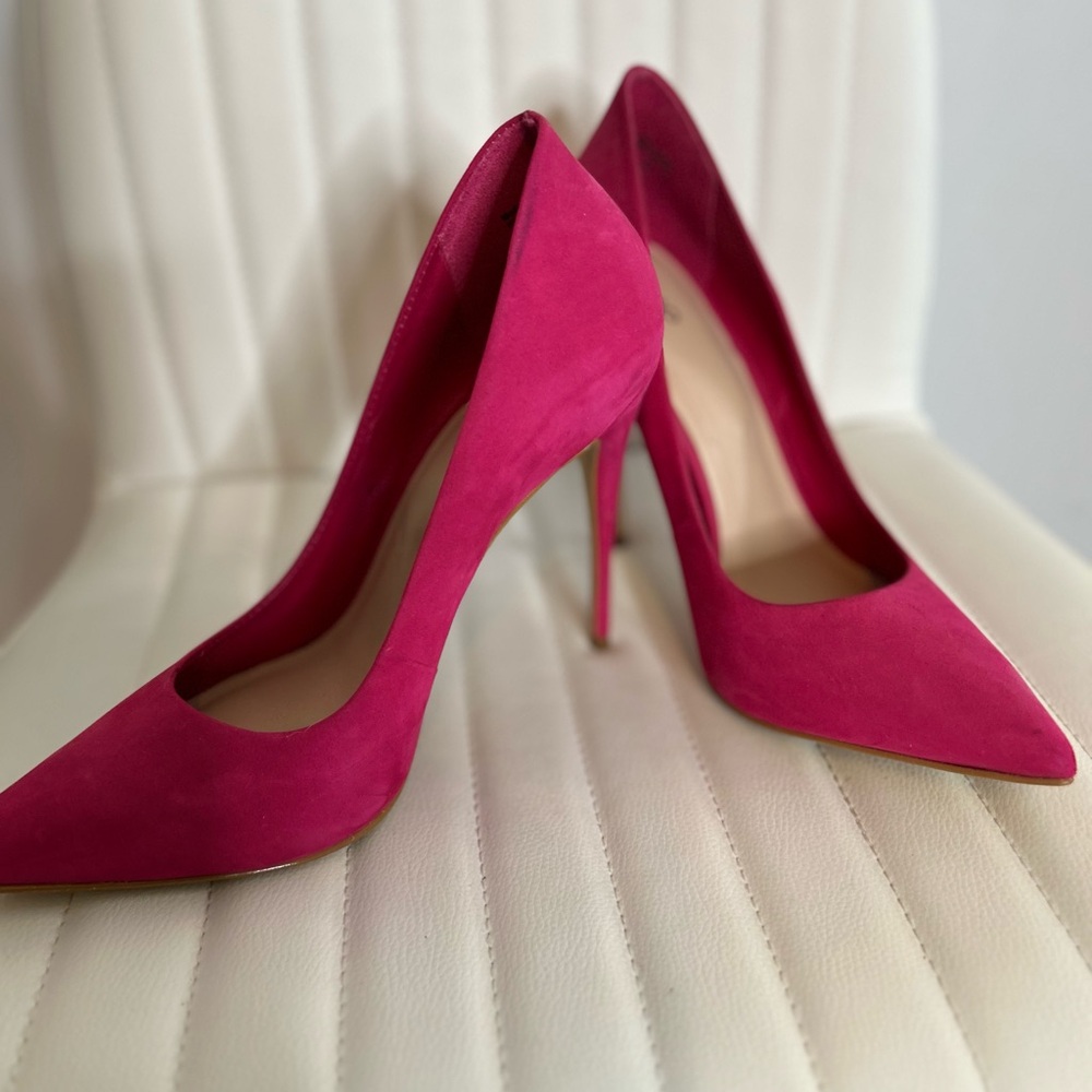 Aldo Fuchsia Pointed suede Heels NEW!